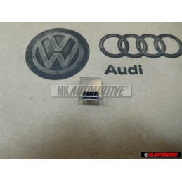 Original Audi S2 Badge Retaining Clip Clamp - 8A0853645