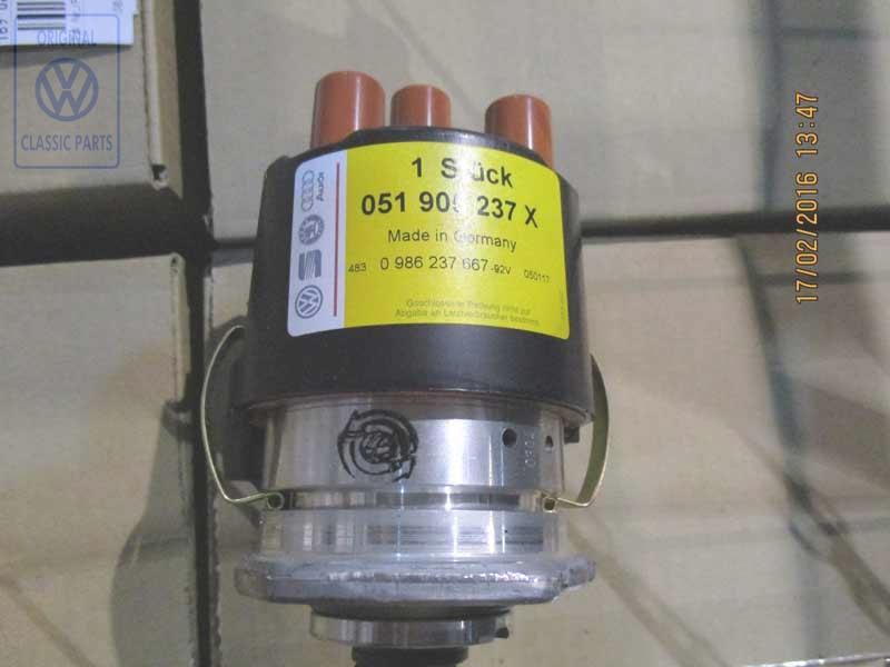 Original VW Distributor - 051905237 X