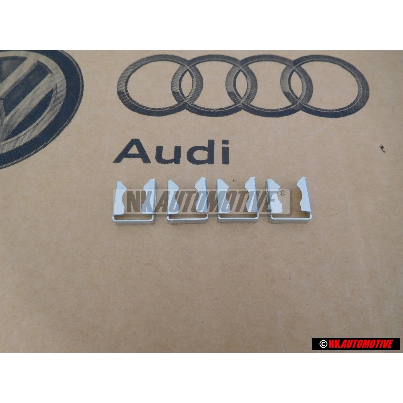 4x Original VW Retaining Clip - 035906037