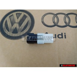 Original VW Round Connector Housing 5 Pin - 533972524